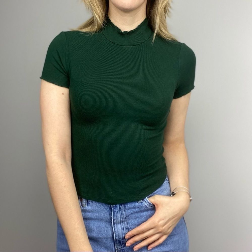Green Classic Mock Turtle Neck T Shirt. Fitted Small Forrest Green